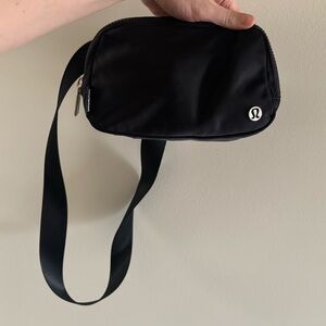 Lululemon everywhere Belt bag